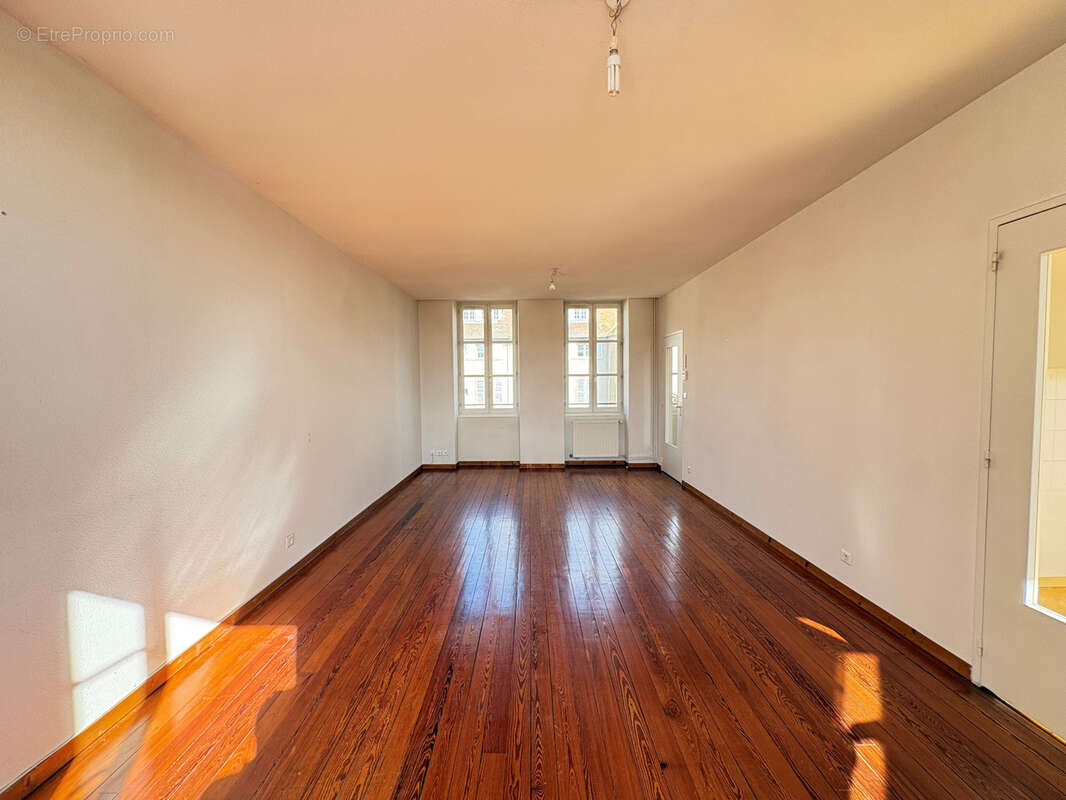 Appartement à CHARLIEU