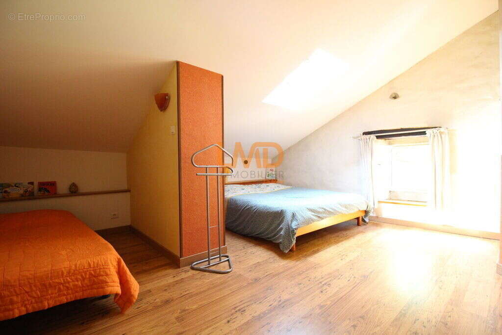 Propriété de caractère avec 2 gîtes, piscine et terrain construc - photo 12