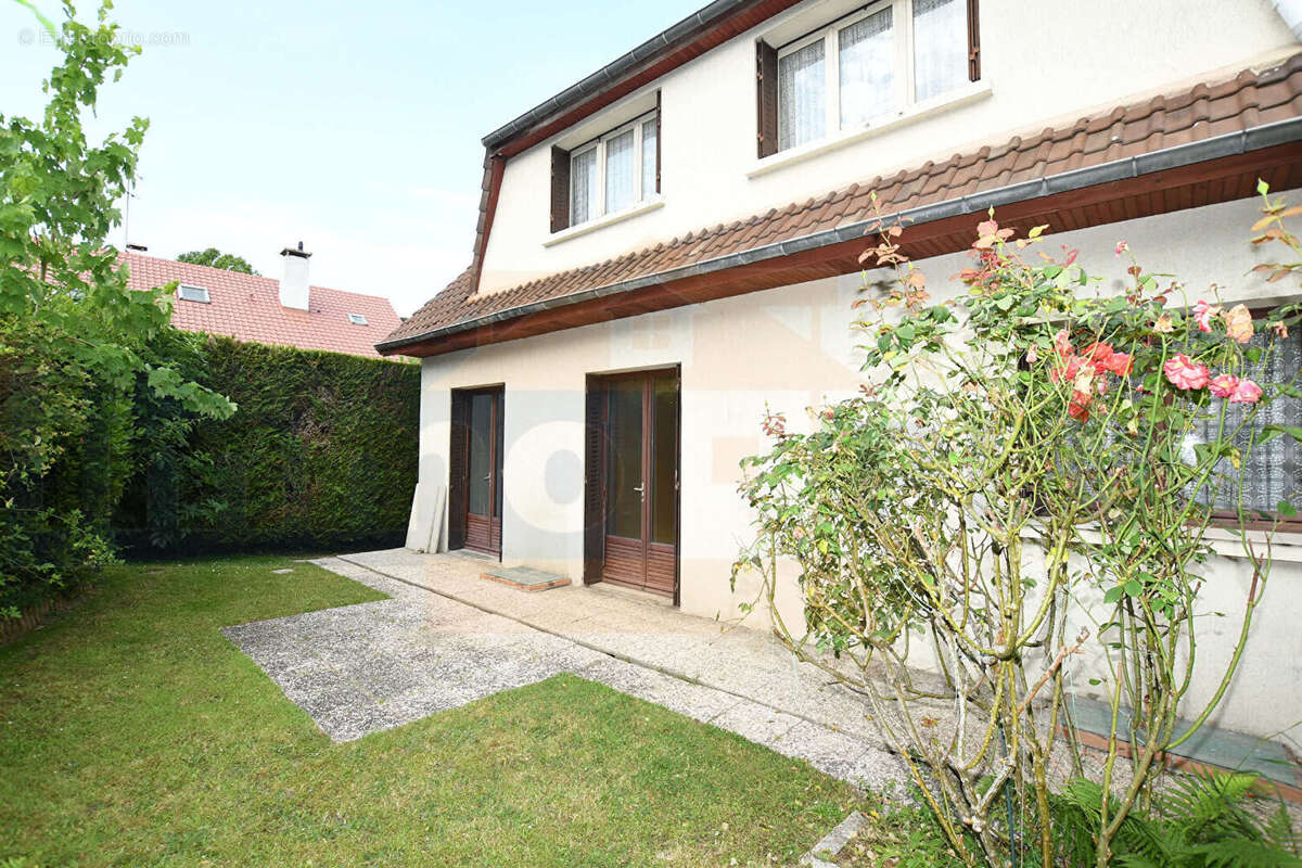 Maison à FONTENAY-LE-FLEURY