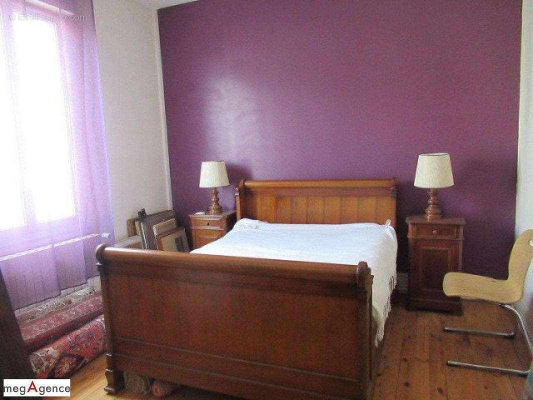 Maison à SAINT-YORRE