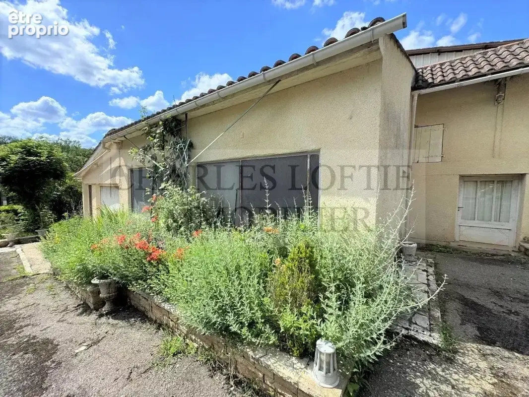 Ensemble immobilier situé à 5 minutes d'un village en Bouriane avec tous commerces - photo 3