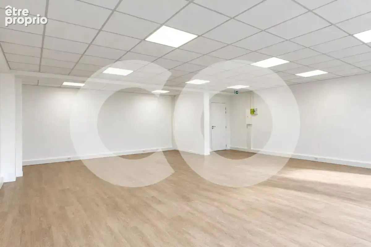 Boulogne-Billancourt, Bureaux rénovés, lumineux et au calme, dans un immeuble de standing en cœur d’îlot face à un parc - photo 5
