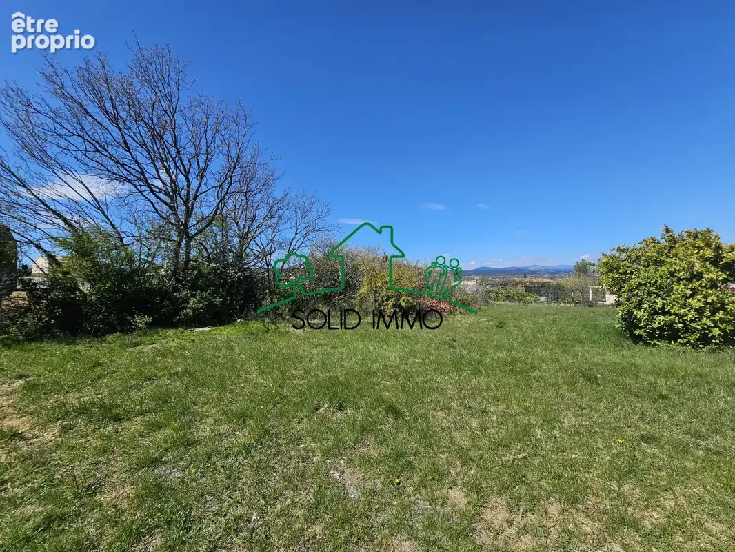 Terrain constructible à Saint-Sernin 07200 - photo 1