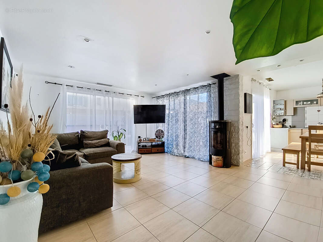 Maison à VILLELONGUE-DELS-MONTS