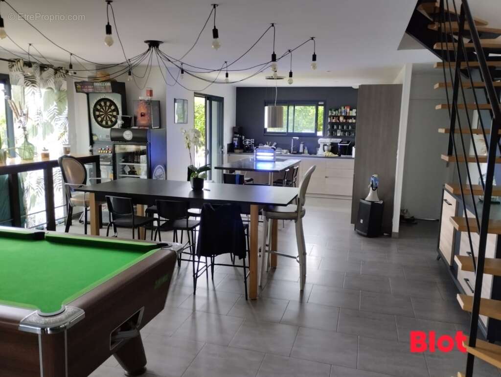 Maison à ARGENTRE-DU-PLESSIS