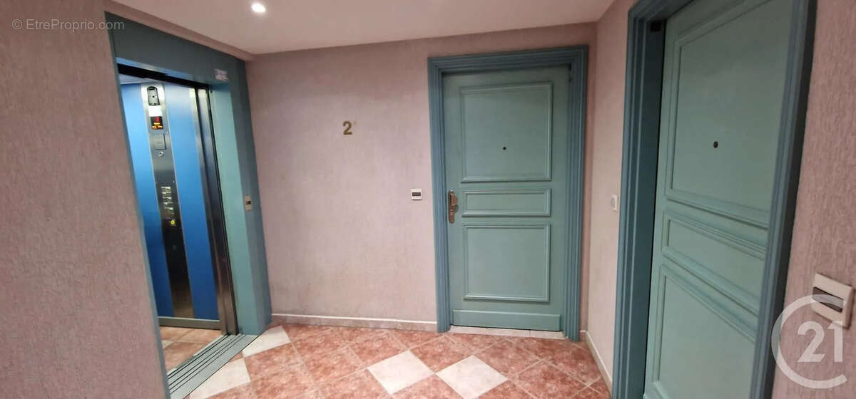 Appartement à HYERES