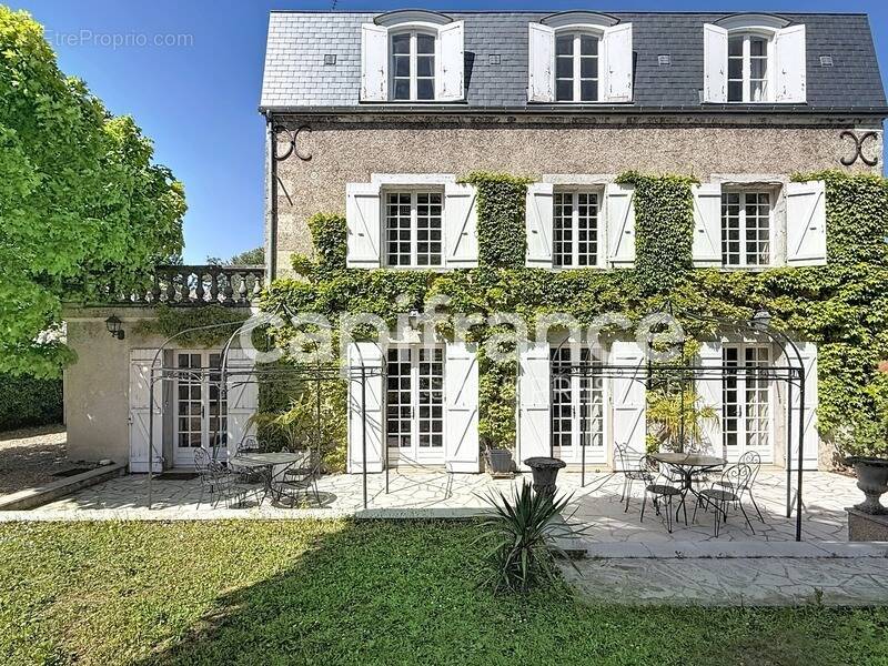 Maison à CHEILLE