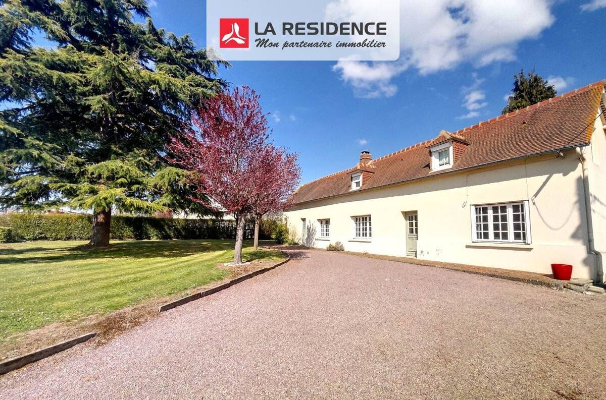 Maison à LA HAYE-MALHERBE