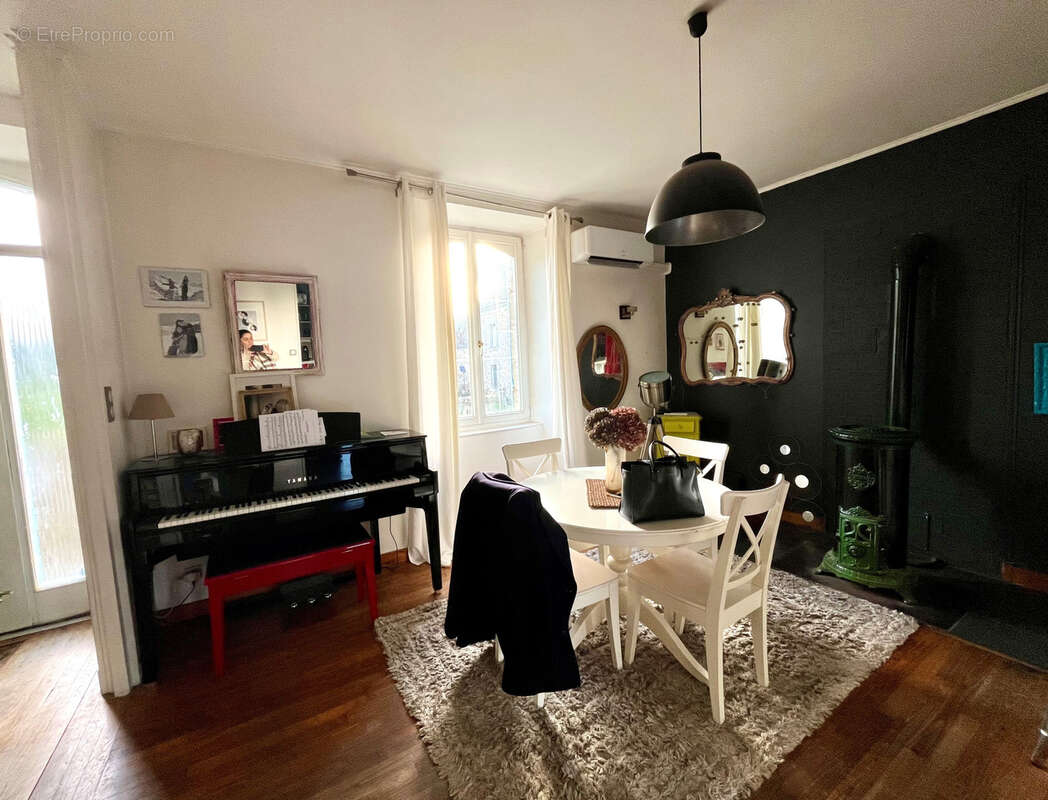 Maison à LOCQUELTAS