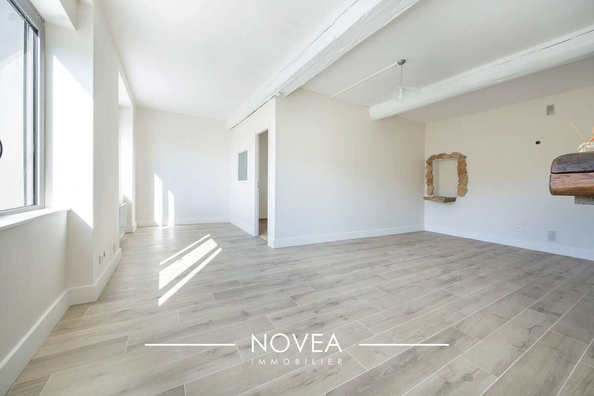 Appartement à SOURCIEUX-LES-MINES