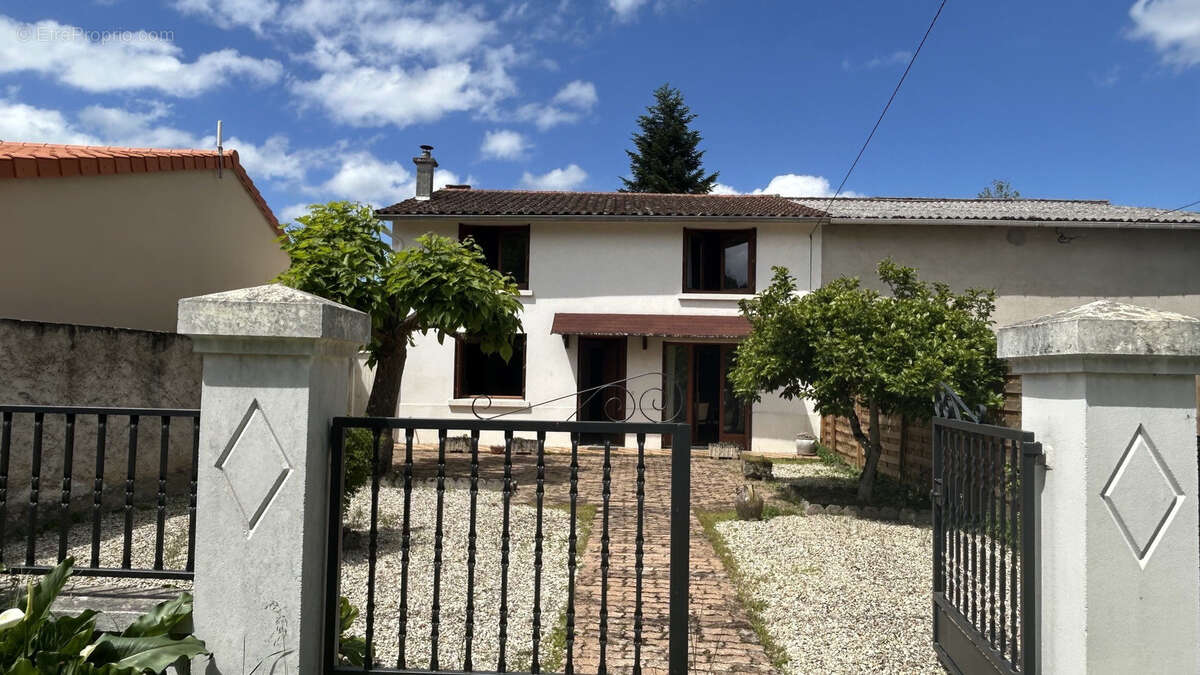 Maison à ORLEAT