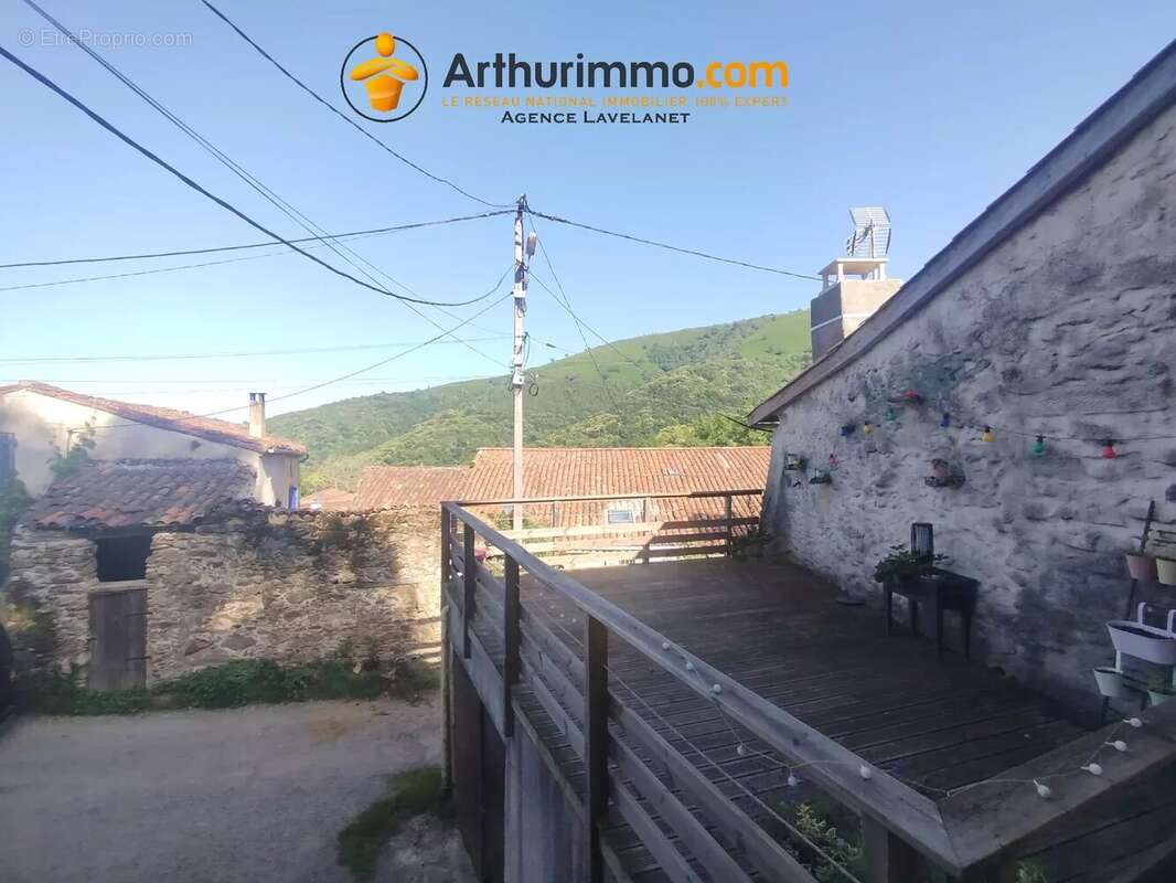 Charmante grange renovee de 53m² avec terrasse et garage - photo 2