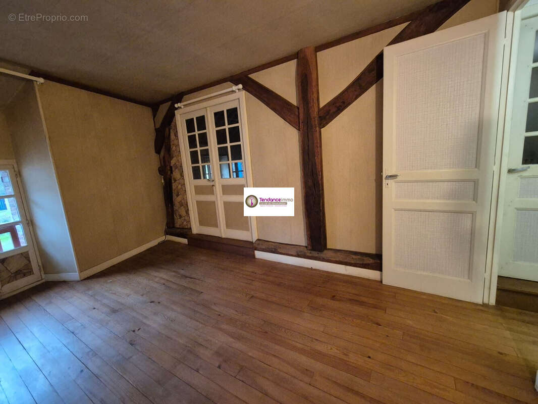 Maison à LE MELE-SUR-SARTHE