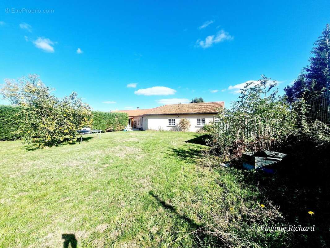 Photo 6 - Maison à VOLVIC