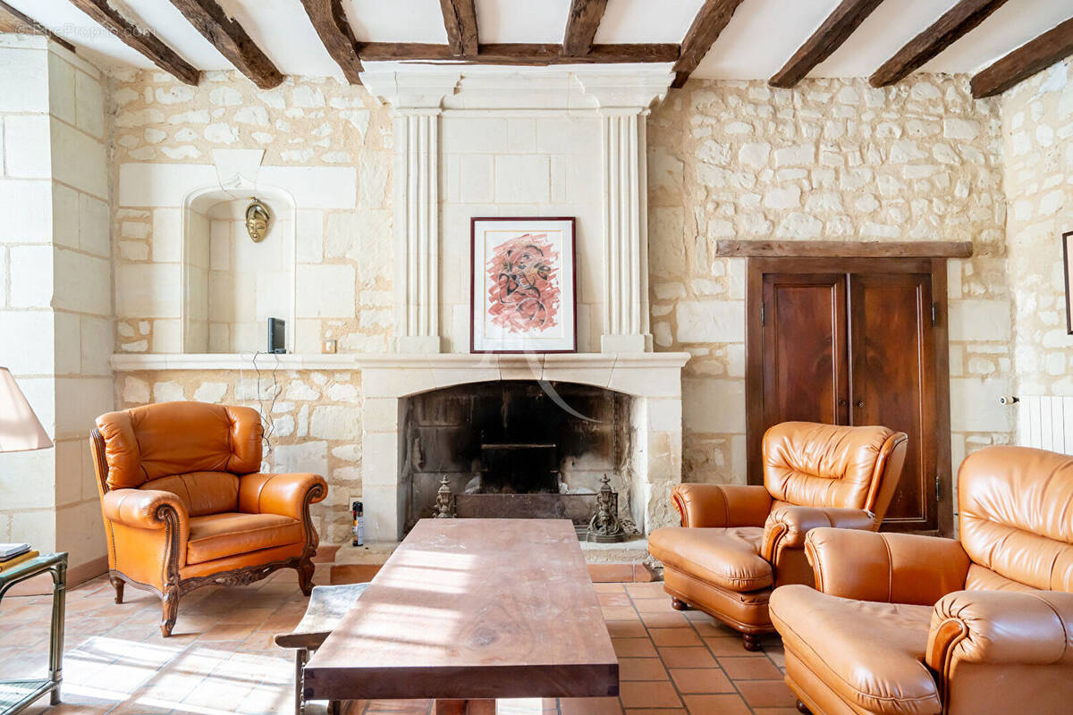 Maison à LE PUY-NOTRE-DAME