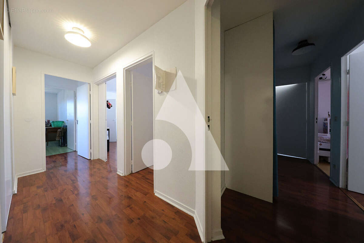 Appartement à CORBEIL-ESSONNES