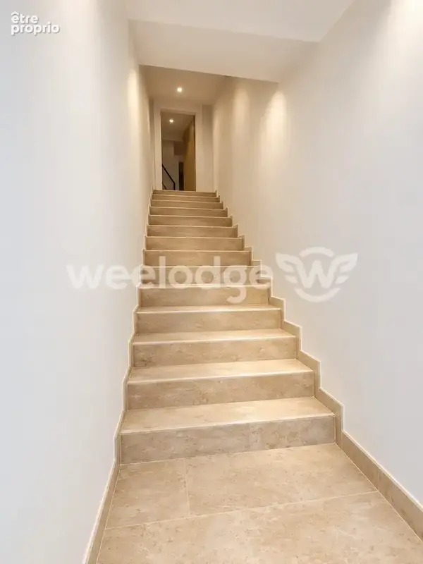 Appartement 4 pièces 109 m² à vendre à Saint-Gilles (30800) - photo 1