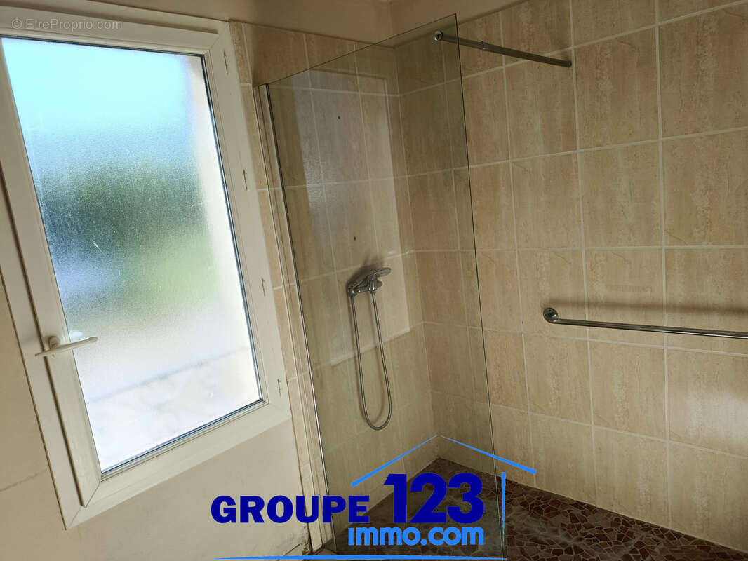 Maison à AILLANT-SUR-THOLON