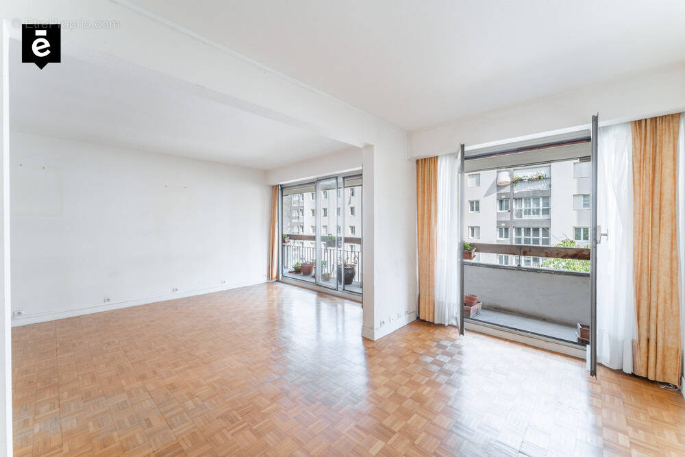 Appartement à PARIS-15E