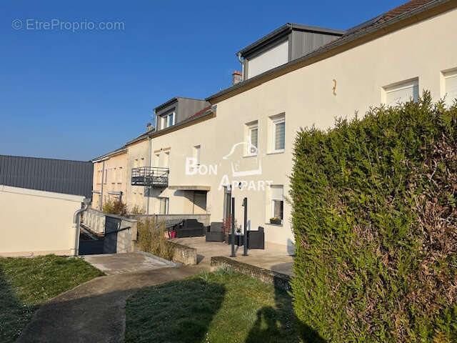Appartement à LEXY