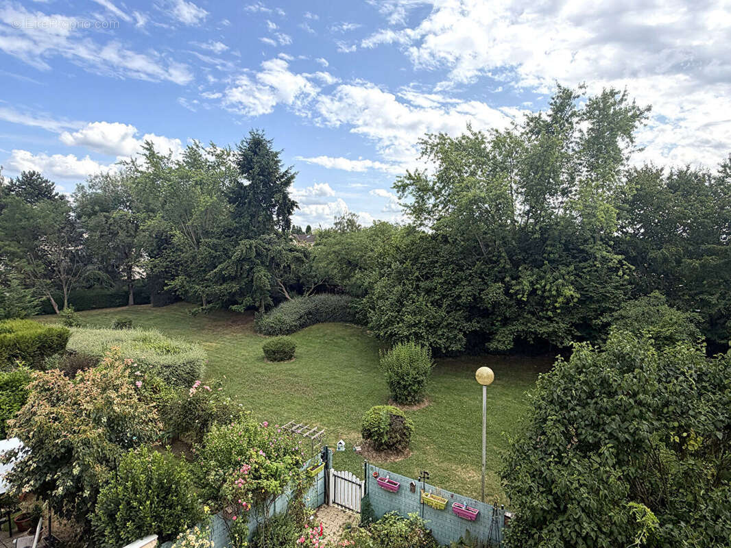 Appartement à MONTIGNY-LE-BRETONNEUX