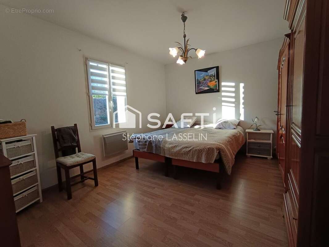 Maison 110 m² à Marcillac-Saint-Quentin  - photo 6