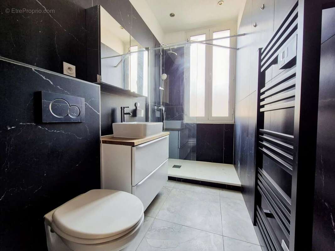 Appartement à VALLAURIS