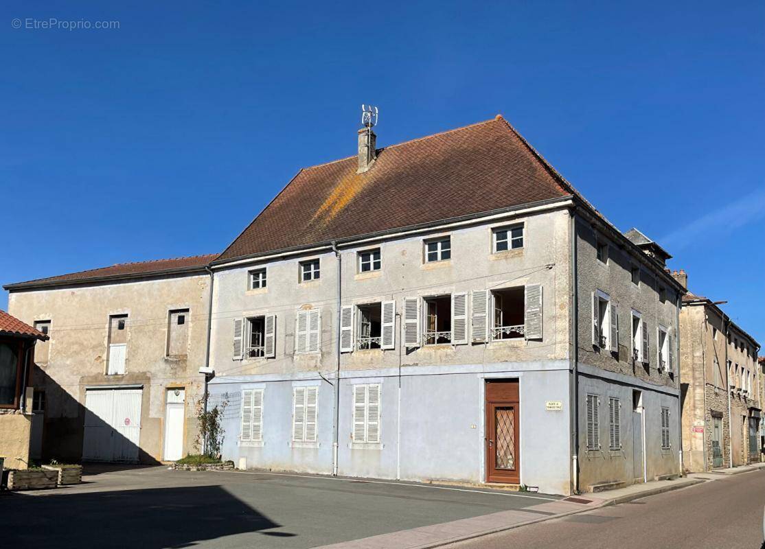 Immeuble/Maison  proche Cluny - photo 1
