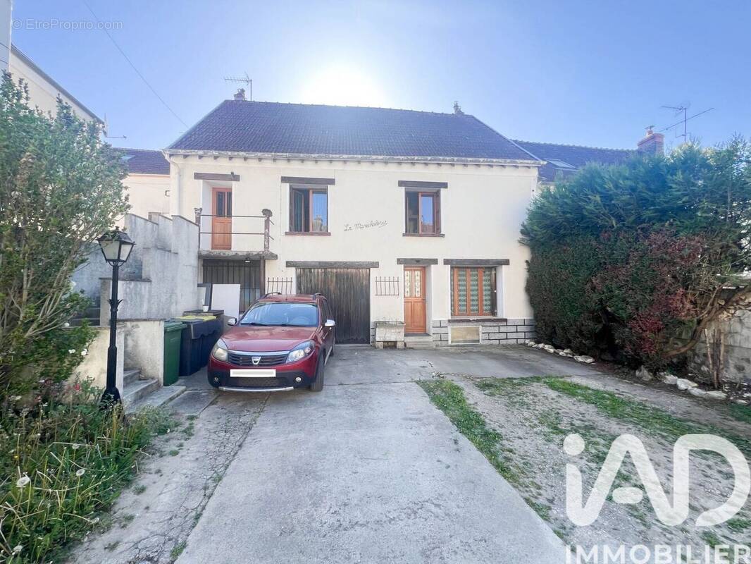 Photo 1 - Maison à JOUY-SUR-MORIN