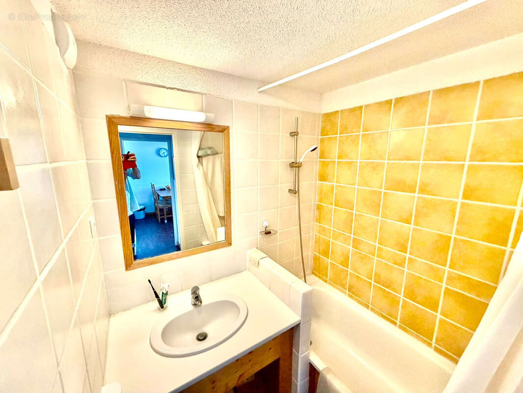 T2 Super Besse dans résidence avec piscine intérieure - photo 6