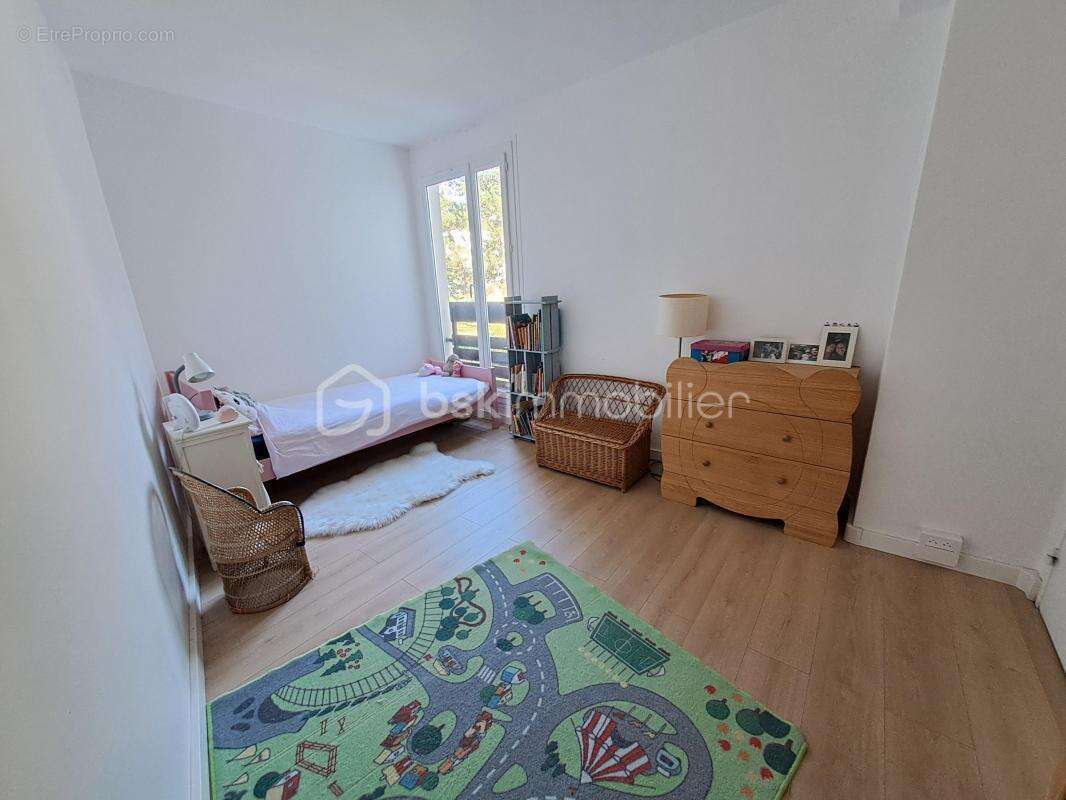 Appartement à GIF-SUR-YVETTE