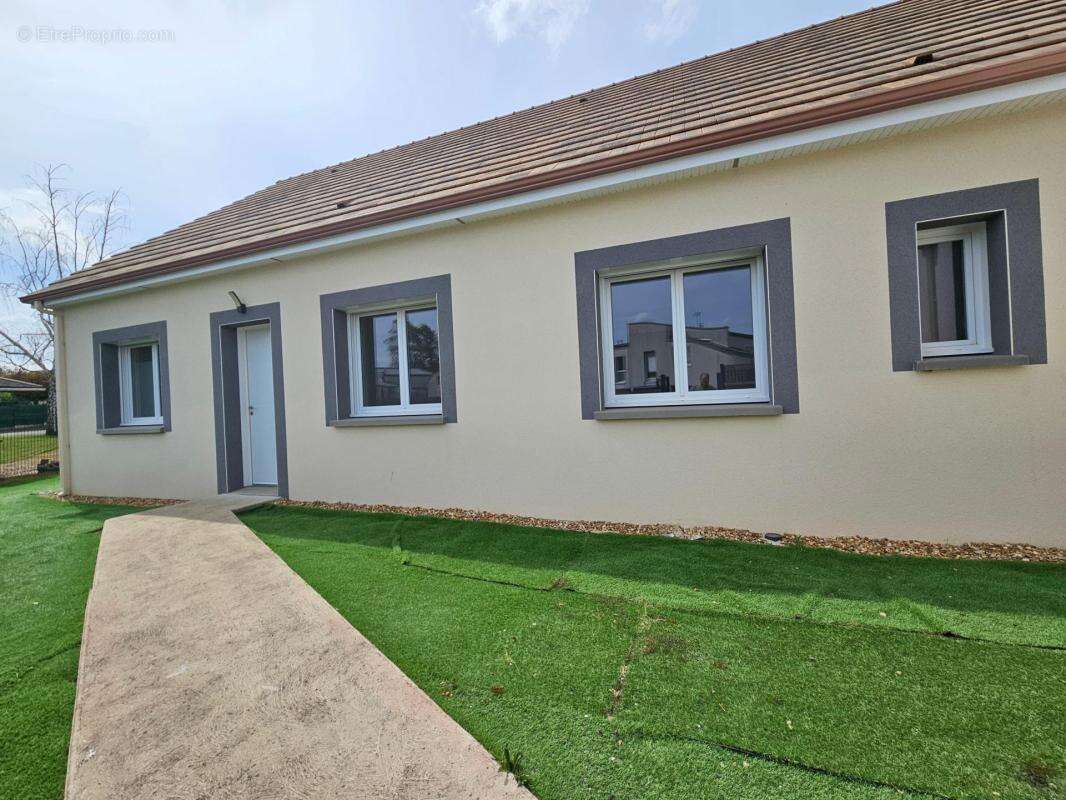 Maison à LA SUZE-SUR-SARTHE