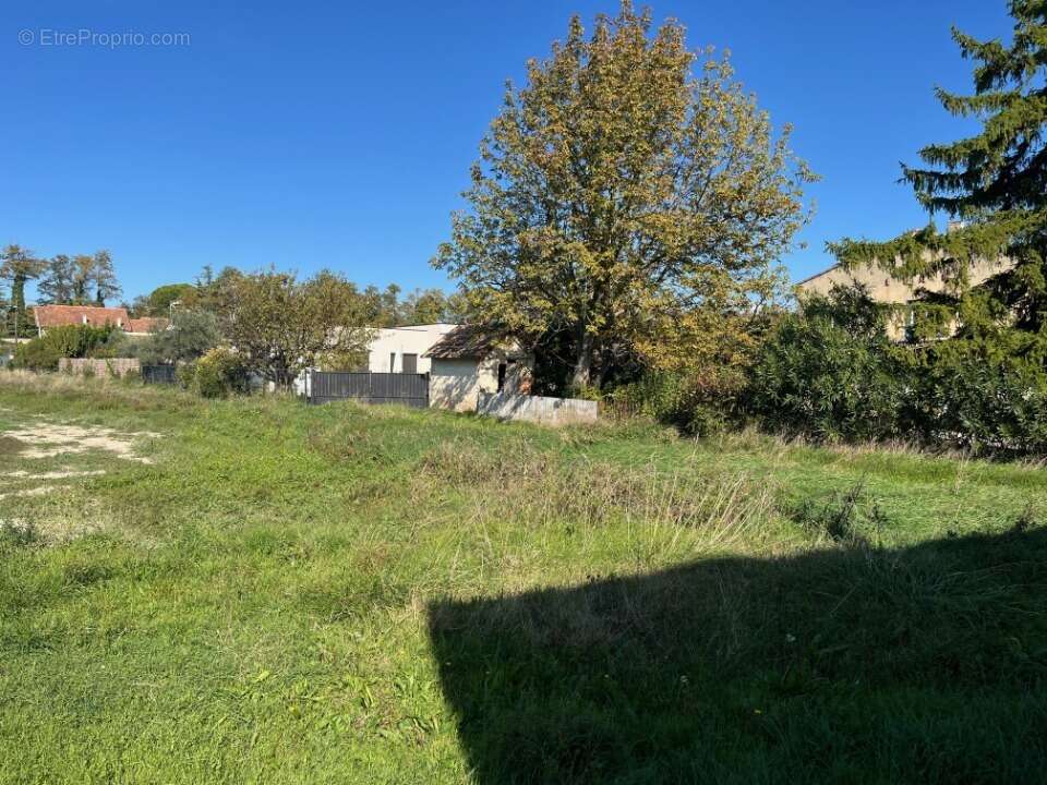 Terrain à VALREAS