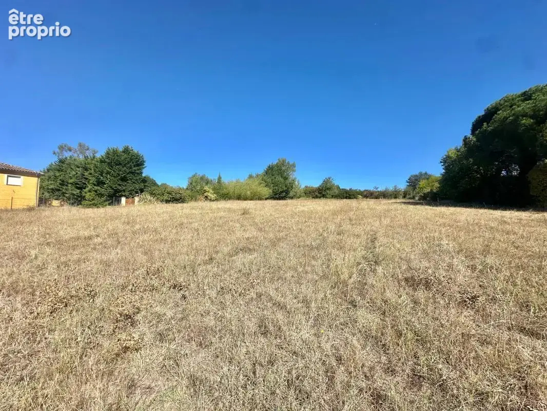 Terrain constructible de 4 278 m² – environnement calme - photo 2