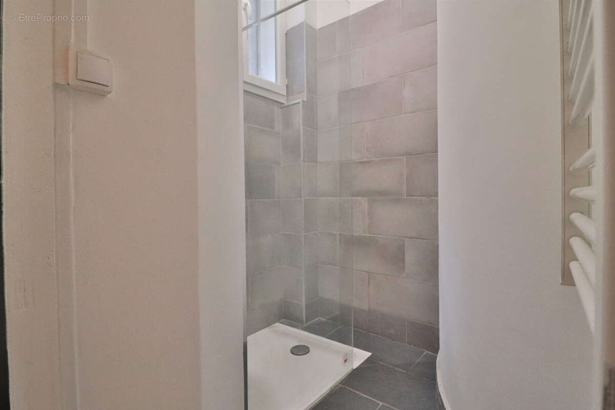 Appartement à MARSEILLE-1E