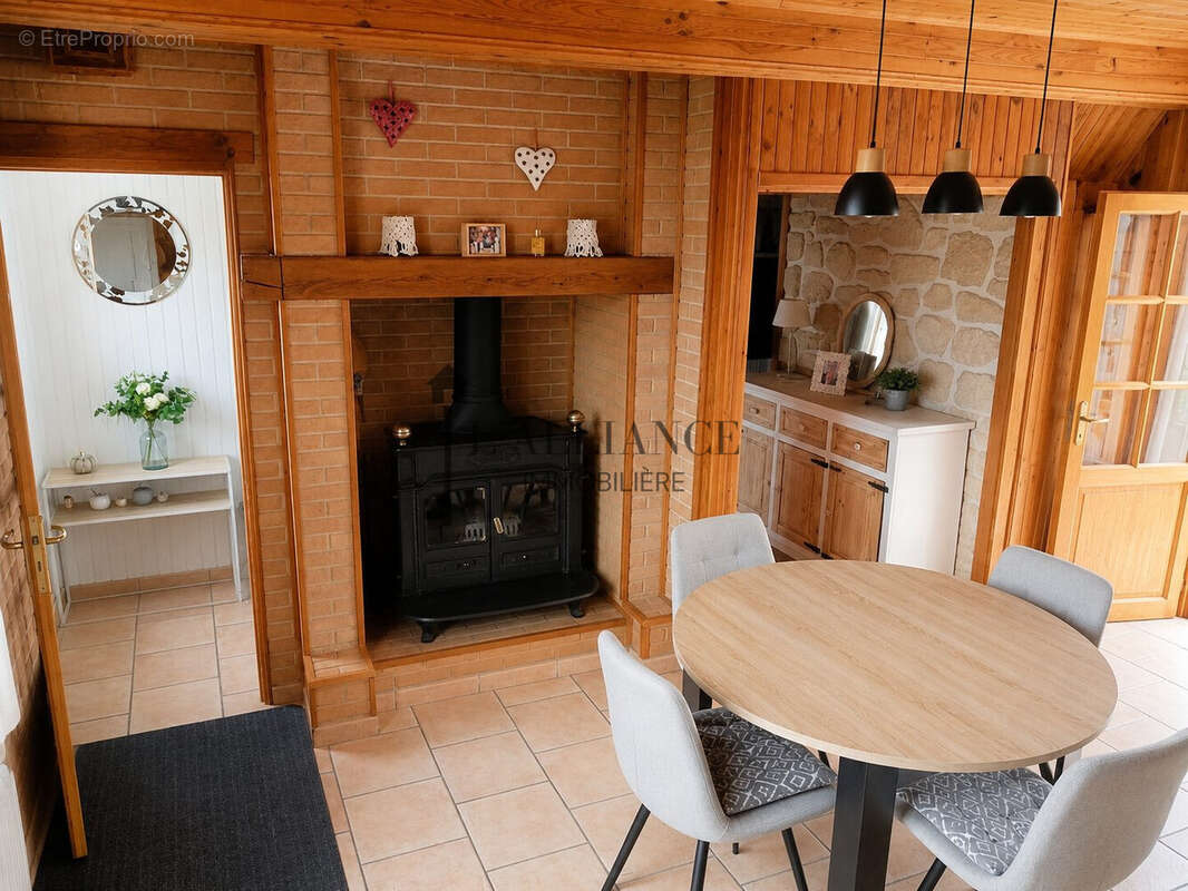 Maison 166 m² à Neuilly-Le-Dien  - photo 2