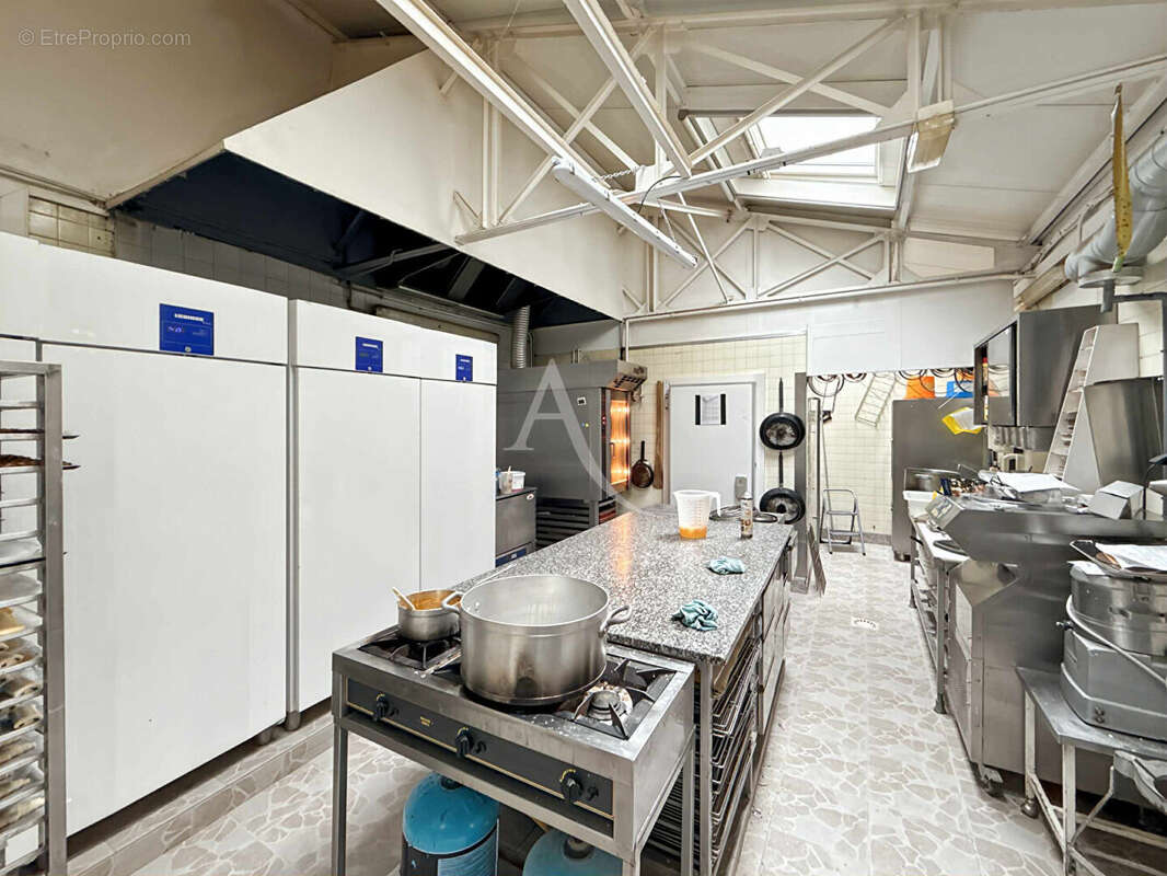 Commerce à ETREPAGNY