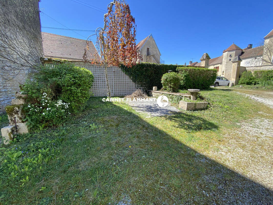Maison à BAIGNEUX-LES-JUIFS