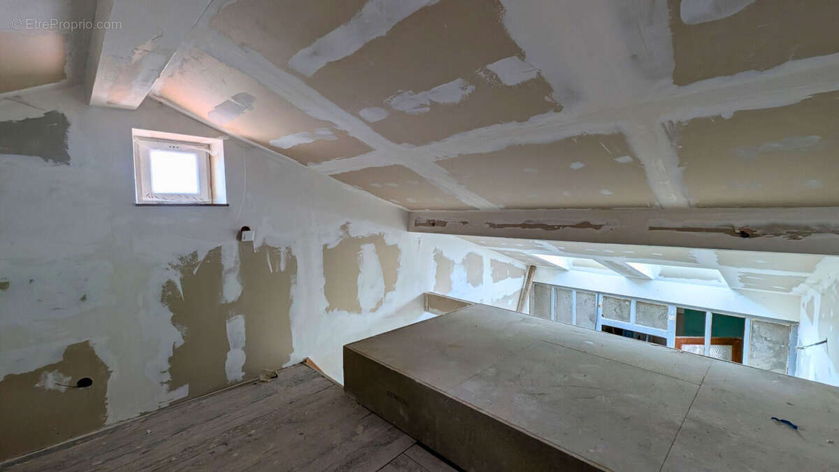 Appartement à ARS-SUR-MOSELLE