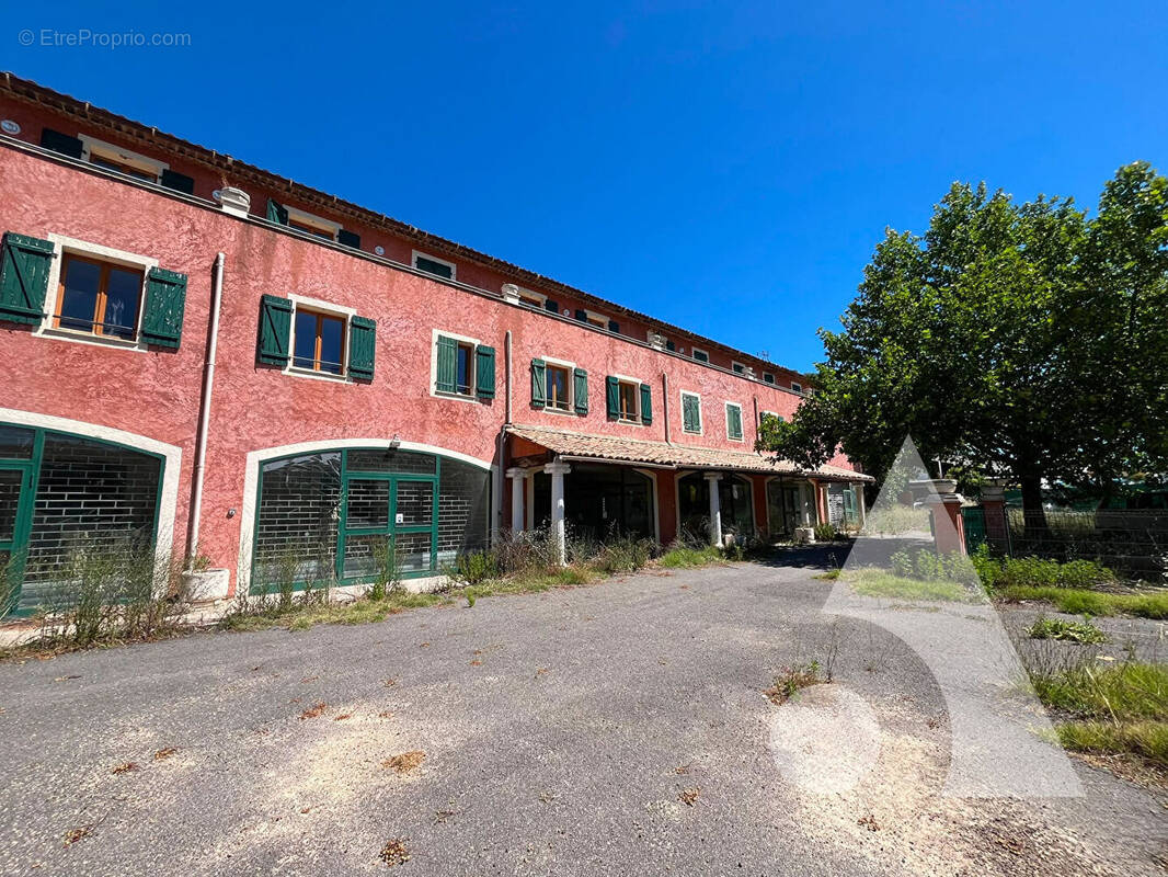 Appartement à SALERNES