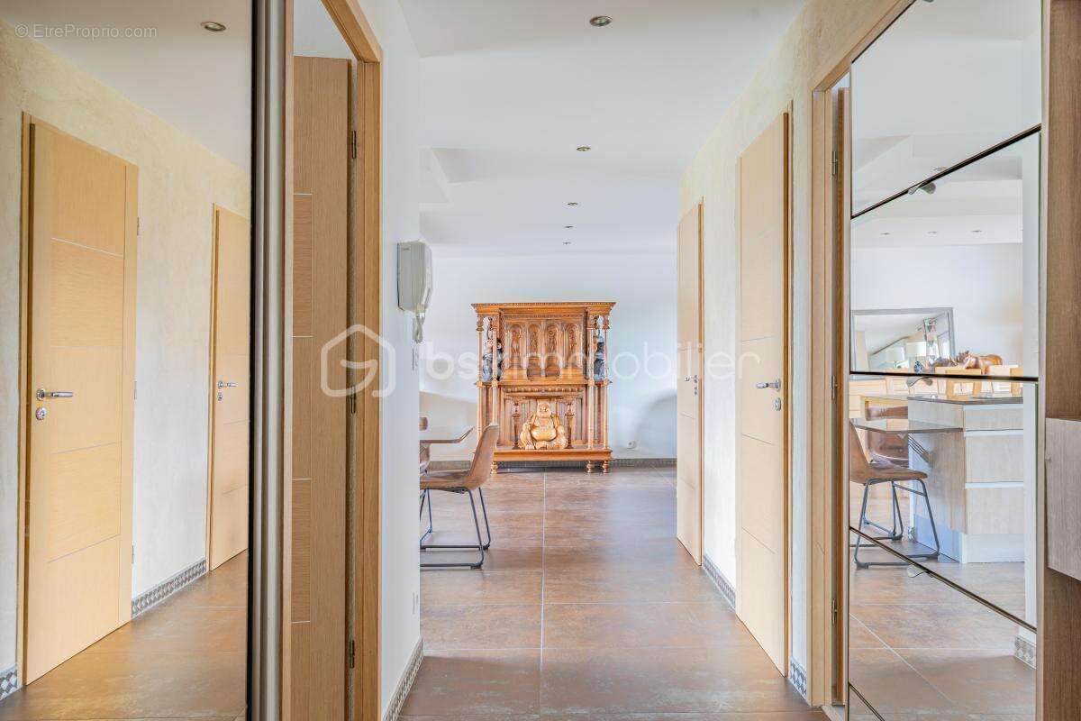 Appartement à POISY