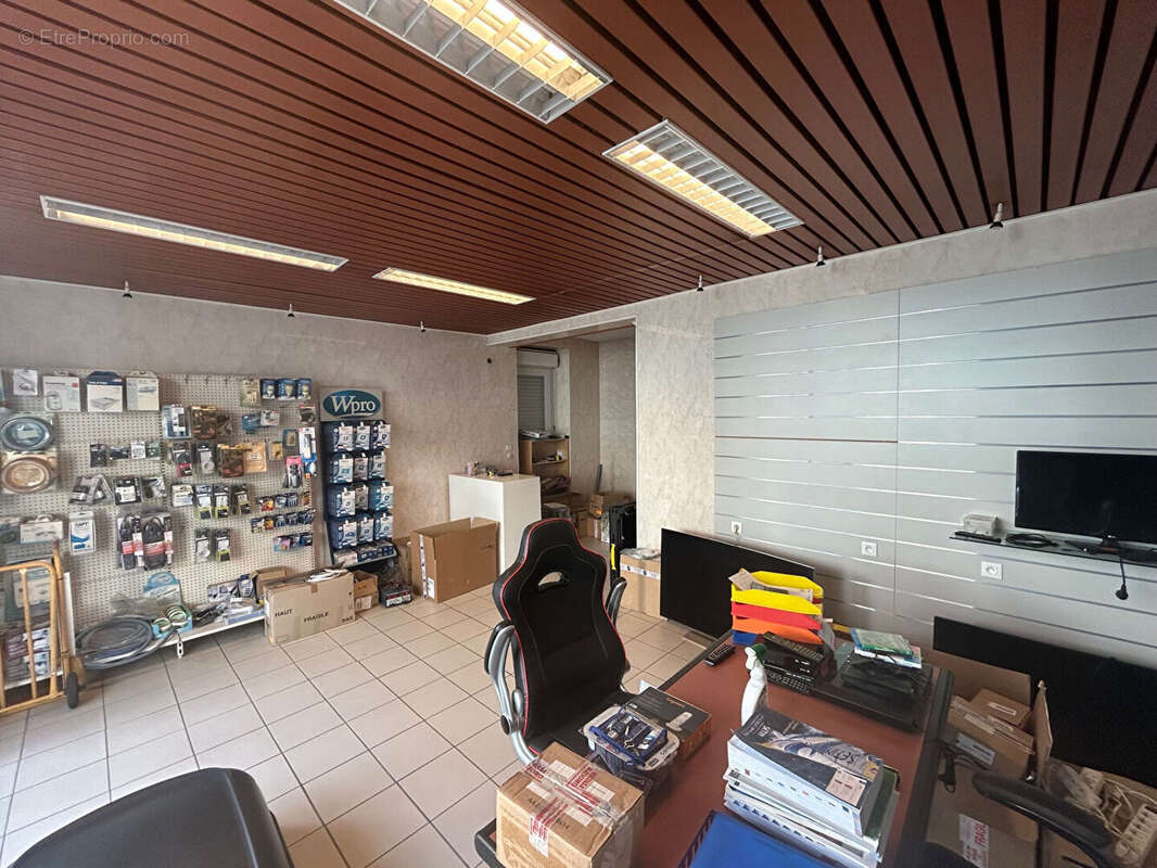 Commerce à PONT-L&#039;ABBE