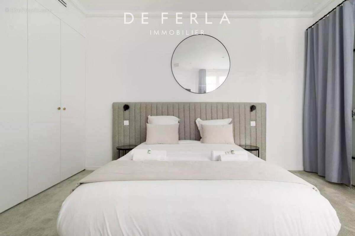 Appartement à PARIS-8E