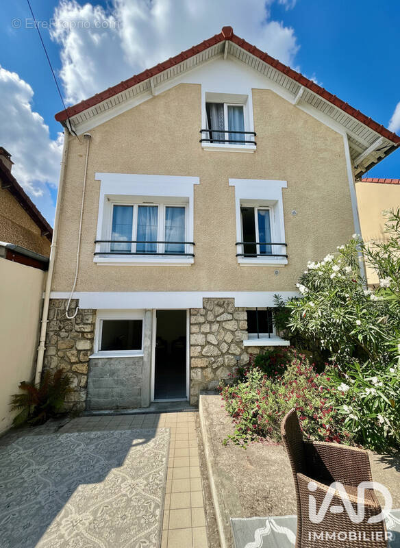 Photo 1 - Maison à STAINS
