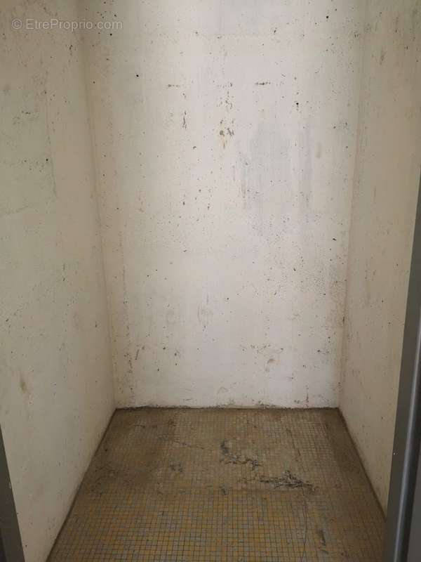 Commerce à PARIS-16E