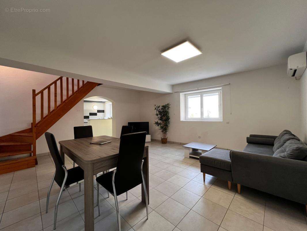 Maison à LA CHAPELLE-ONZERAIN