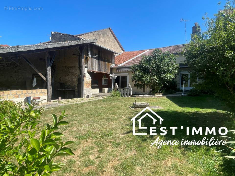 Maison à MAXEY-SUR-MEUSE