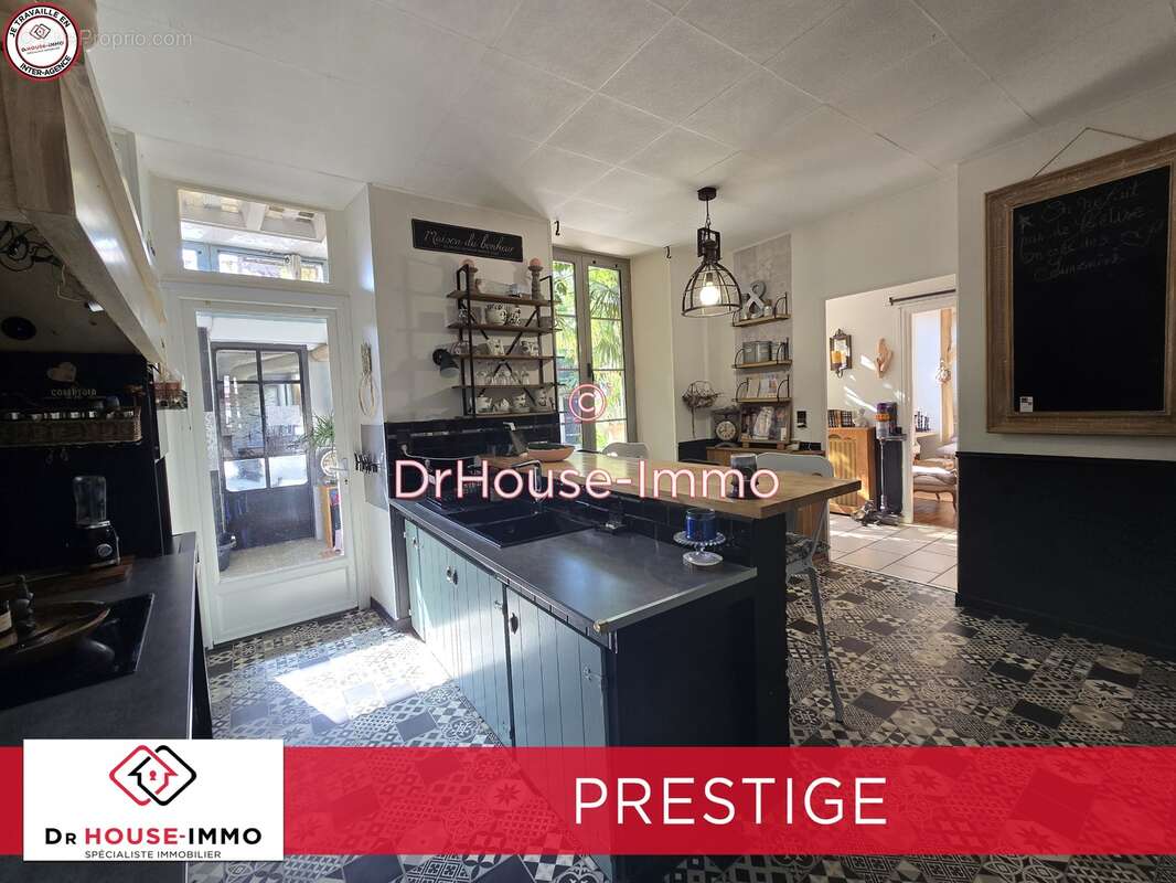 Maison 465 m² à La Mothe-Saint-Heray  - photo 43