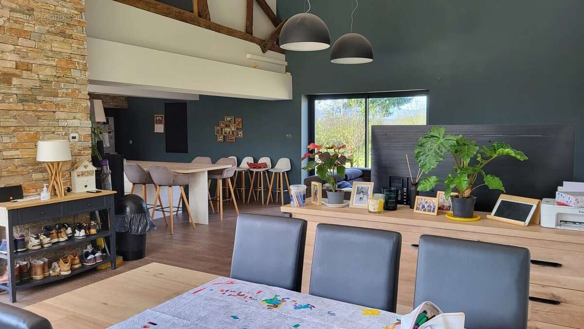 Maison à CRECHES-SUR-SAONE