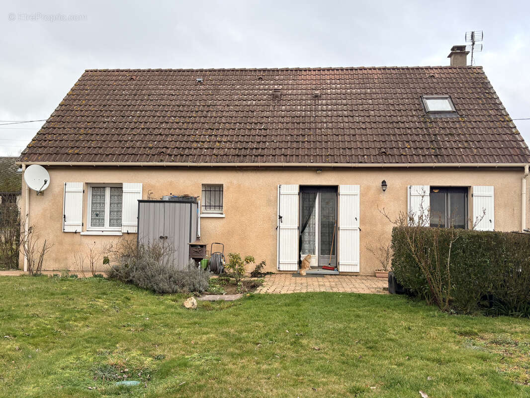 Maison à SAINT-ARNOULT-DES-BOIS